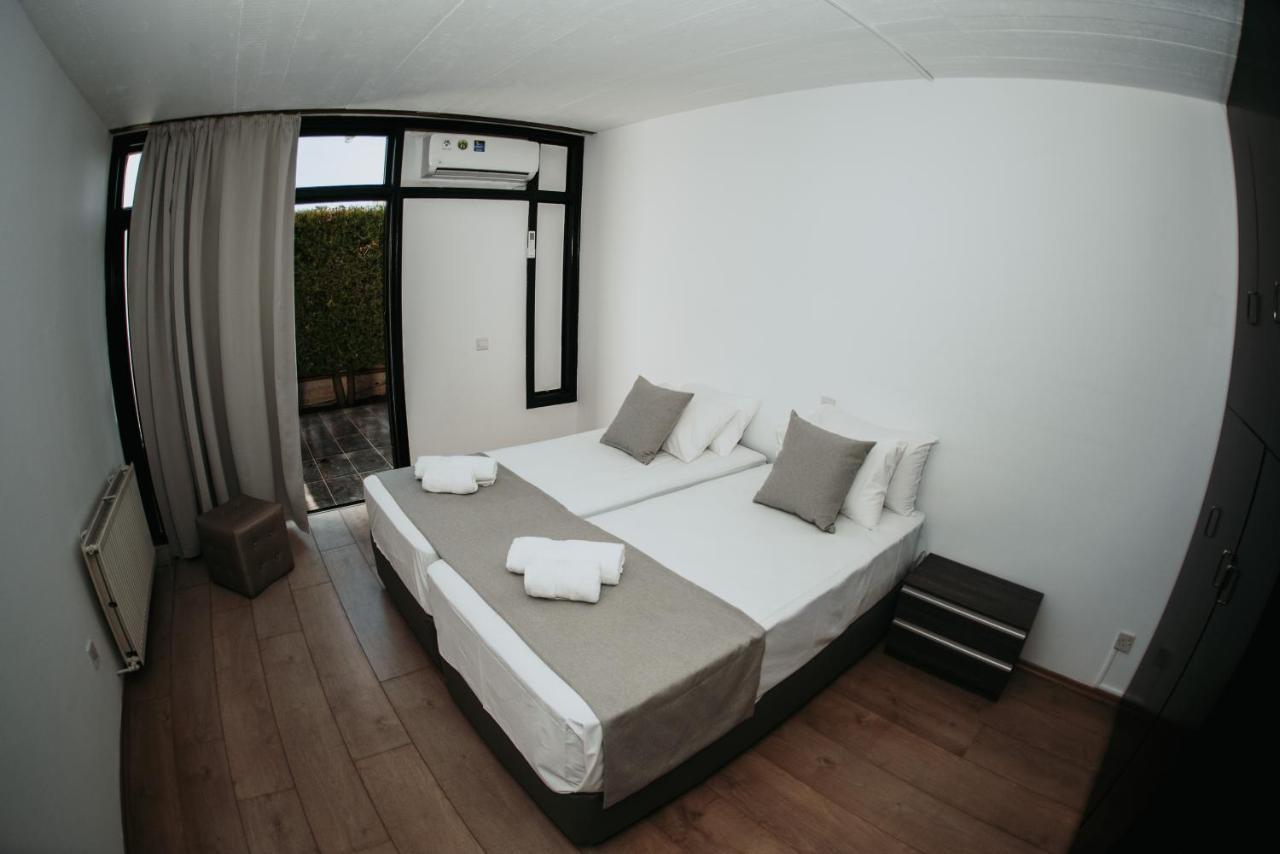 Ovis Hotel Apartments Айя-Напа Екстер'єр фото